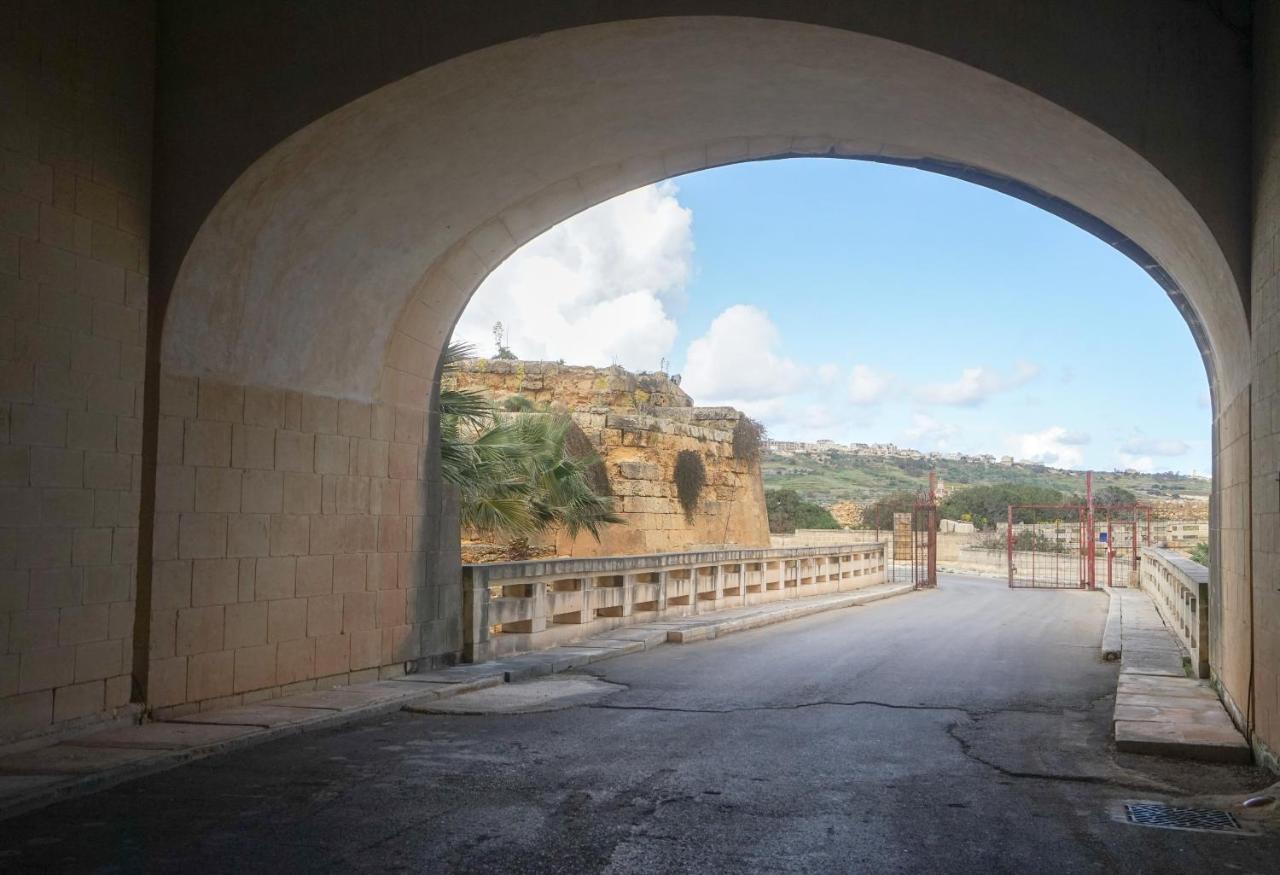 Gee9Teen At Fort Chambray Villa Mgarr Esterno foto