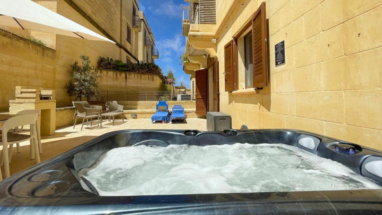 Gee9Teen At Fort Chambray Villa Mgarr Esterno foto