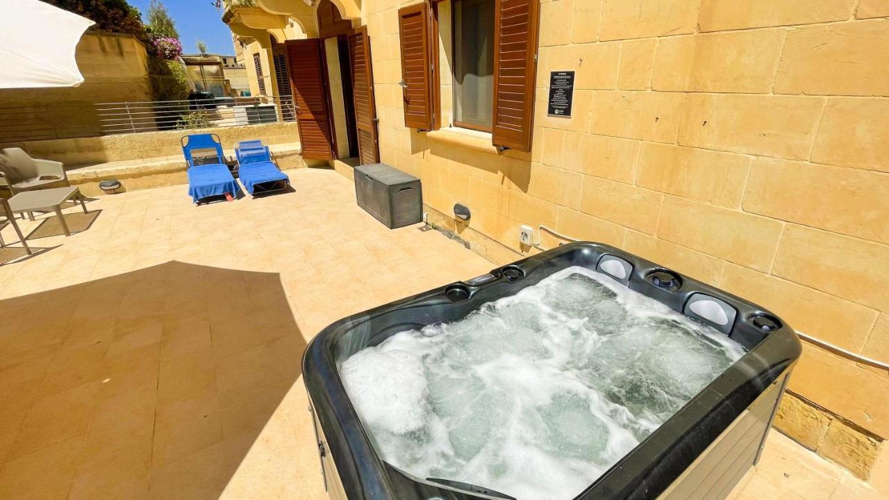 Gee9Teen At Fort Chambray Villa Mgarr Esterno foto